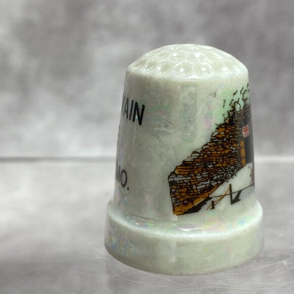Mark Twain Cave Hannibal Mo Souvenir Porcelain Thimble Iridescent Finish - Picture 7 of 11